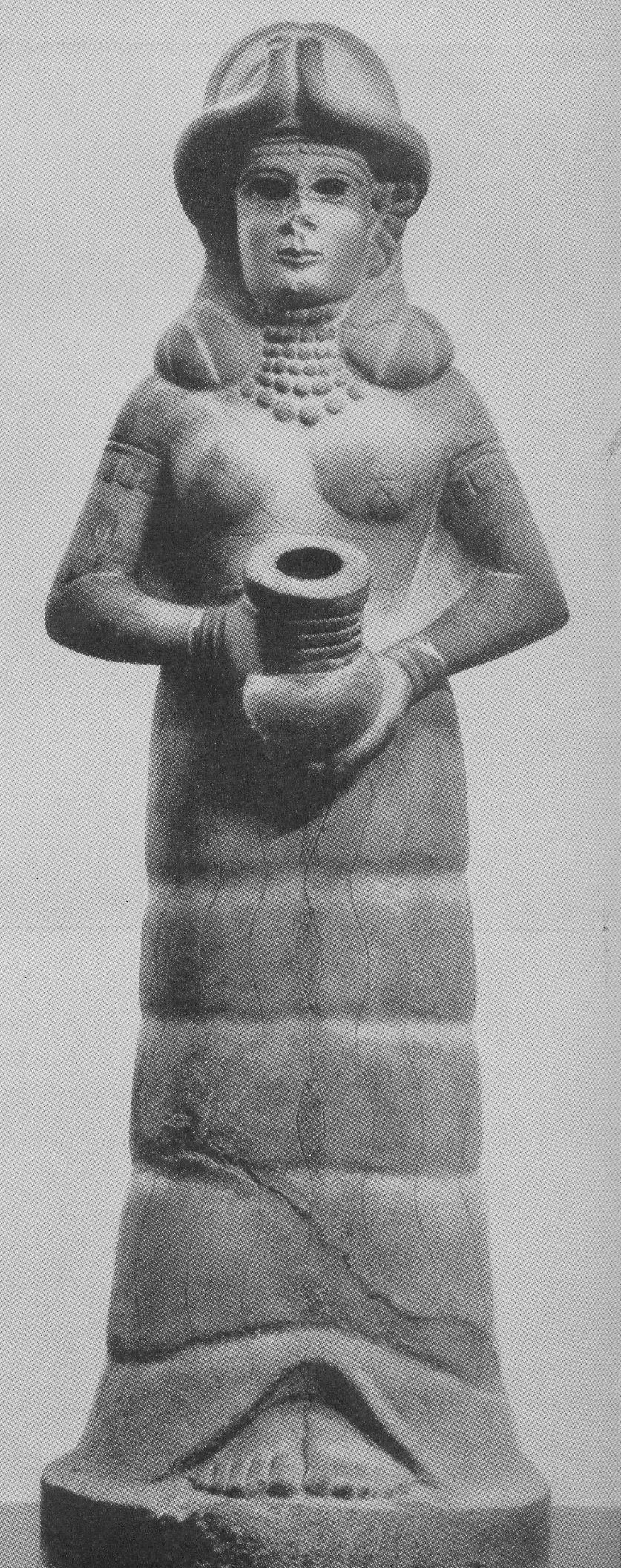 Иштар какое государство. Богиня Иштар древняя статуя. Богиня Инанна Иштар. Шумерская богиня Иштар. Иштар богиня Вавилона.