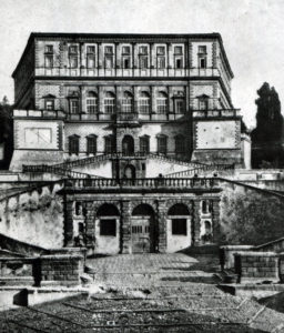 Виньола. Замок Капрарола близ Витербо. После 1562 г. Общий вид