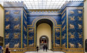 Ворота Иштар в Вавилоне. Облицовка из поливных изразцов. Около 570 г. до н. э. Берлин