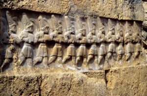 Идущие воины. Хеттский наскальный рельеф в Язылы-Кая. 13 в. до н. э.