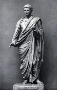  Статуя Августа в тоге. Мрамор