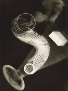 Ман Рэй, 1922, Безымянная райография, фотолаборат из желатинового серебра, 23,5 x 17,8 см