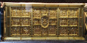 Золотой алтарь (824-859) в базилике Сант-Амброджио в Милане