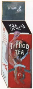 Дэвид Хокни.Изображени коробки чая в иллюзионистическом стиле. 1961. Холст, масло. 198 х 76 см. Лондон, Галepея Tейт