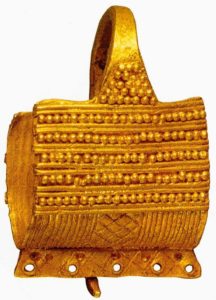 Серьга в форме корзиночки. 2400 - 2300 до н. э. Золото. Греция