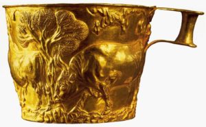 Чаша из Вафио. 15 век до н. э. Золото; чеканка. Высота 8 см. Национальный музей, Афины